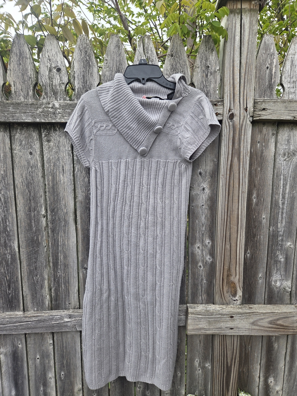 Gray Short-Sleeve Cable Knit Sweater Dress with Buttoned Collar